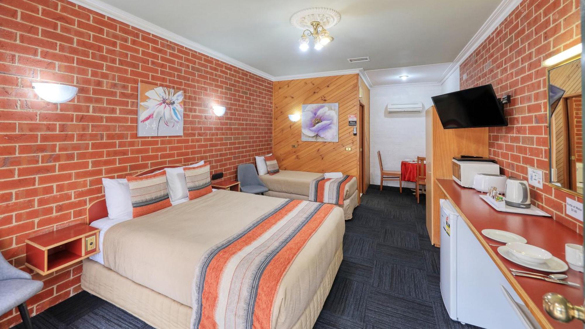 Elms Motor Inn Tumut Exterior foto